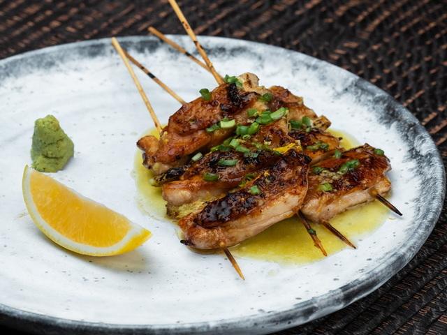 Кушиякі стегно та японська гірчиця