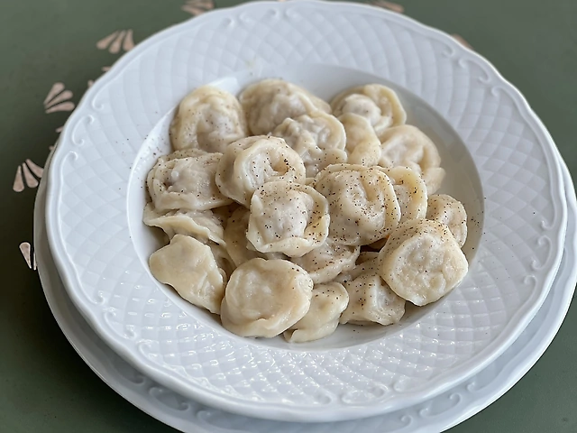 Пельмені зі сметаною