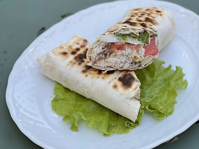 Скумбрія по-турецьки у лаваші