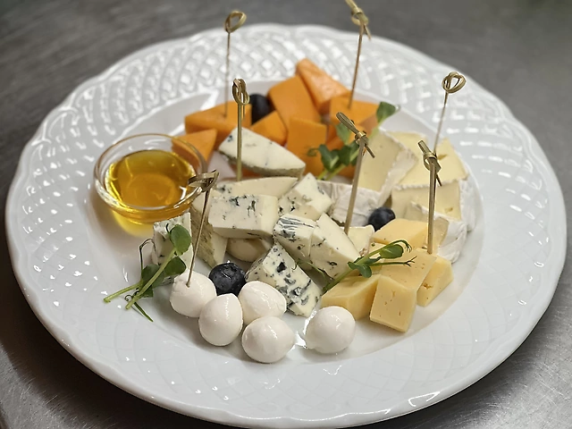 Сирне асорті