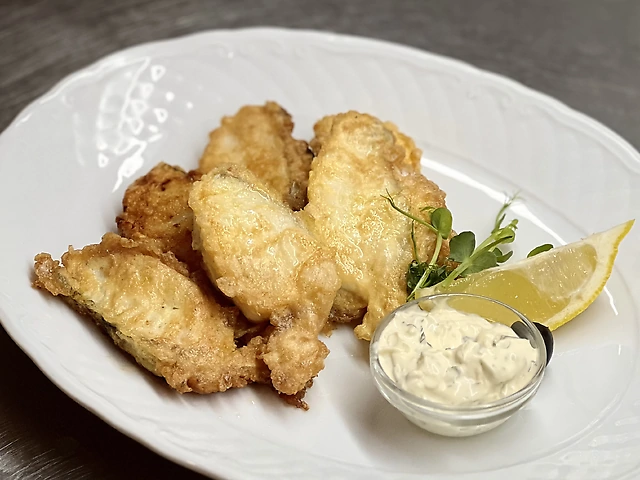 Шматочки судака смажені у клярі