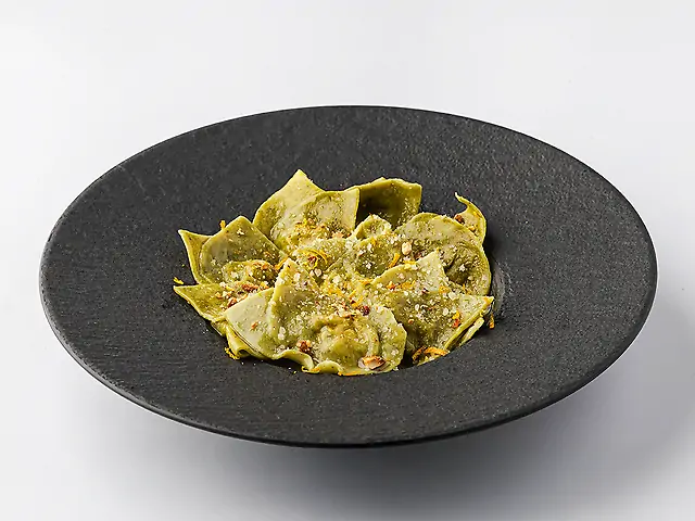 Равіолі з лососем та сиром Моцарела