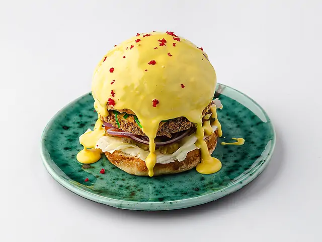 Бургер з рибною котлетою в хрусткій скоринці