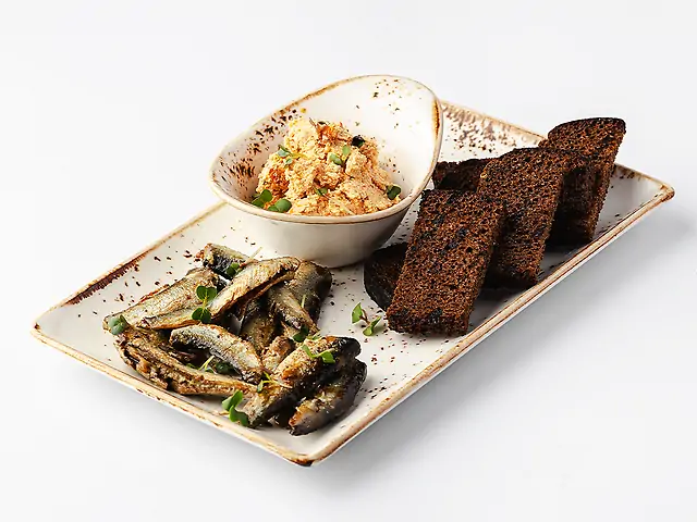 Сардини з бородинським хлібом