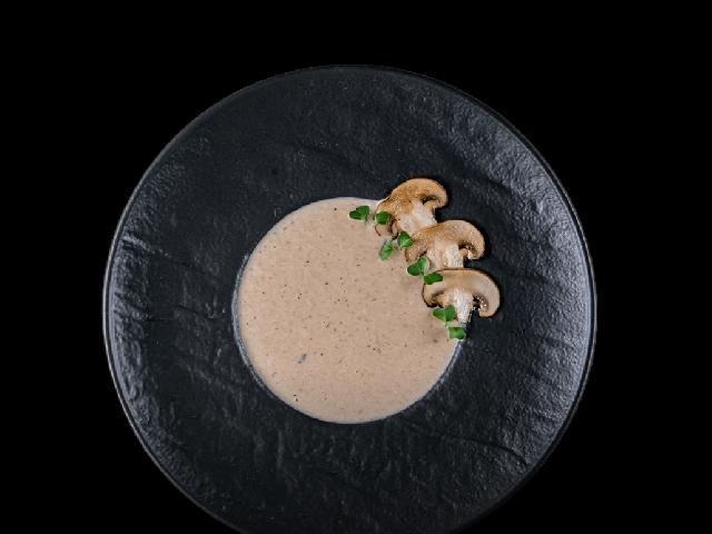Крем суп с белыми грибами и трюфельной пастой