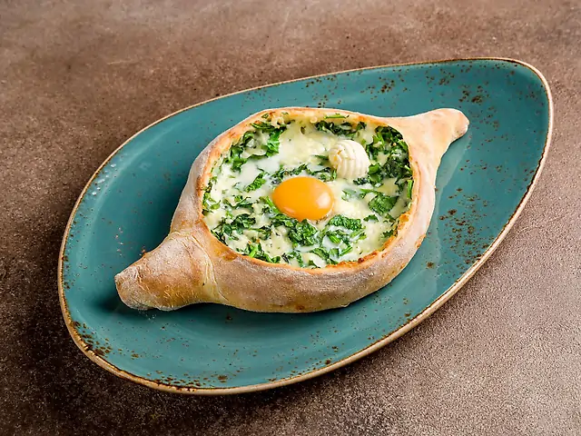 Хачапурі зі шпинатом