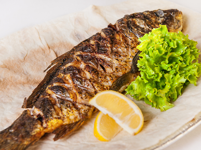 Скумбрія на мангалі