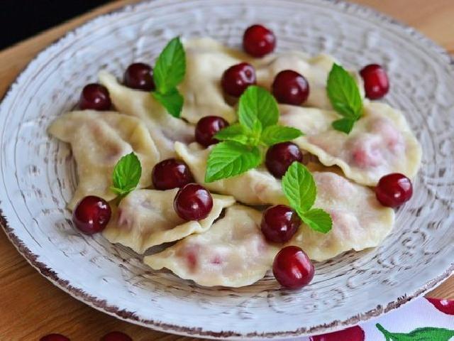 Вареники з вишнею