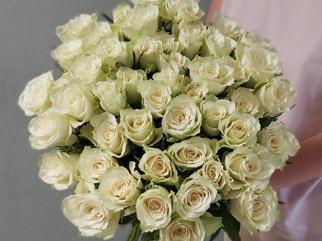 Букет 15 белых роз
