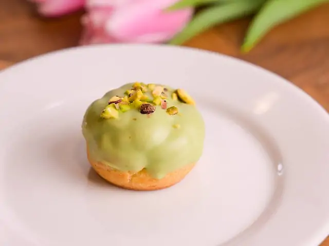 Профітроль фісташковий