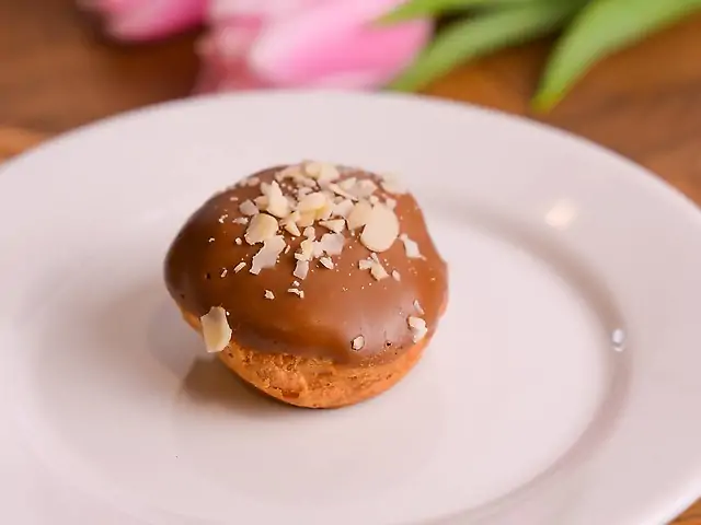 Профітроль карамельний