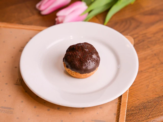 Профітроль шоколадний