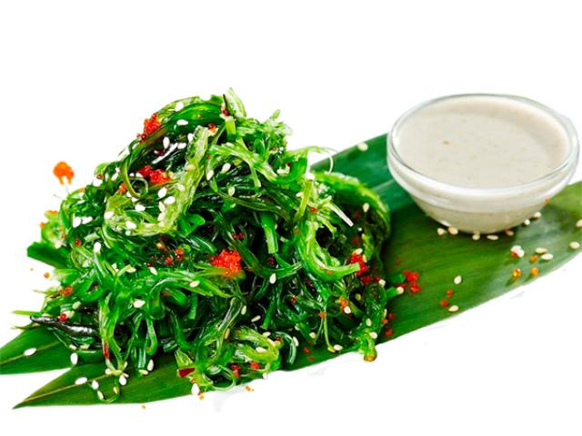 Салат Сивіт з горіховим соусом