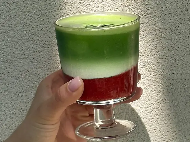 Матча-полуниця