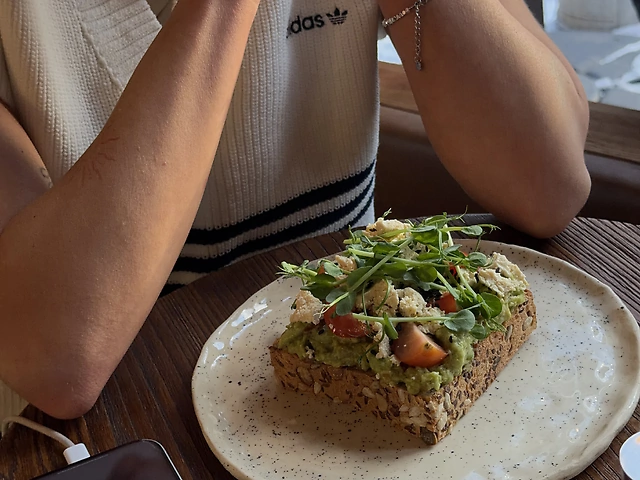 Авокадо тост з тофу