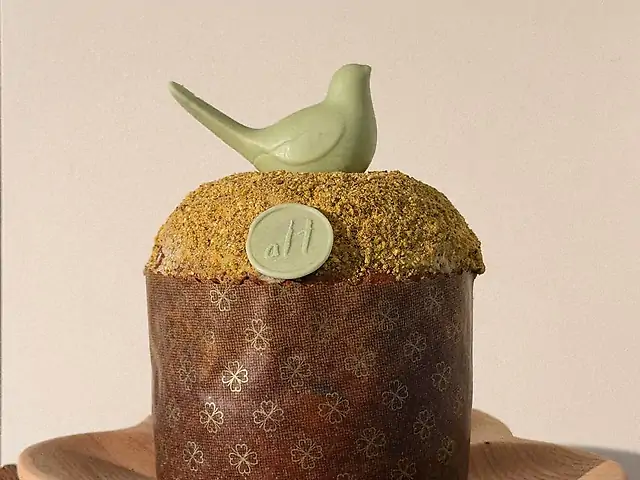 Паска з фісташковим кремом