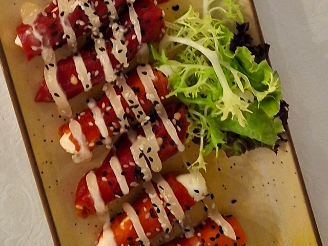 Рулетики з печеного перцю