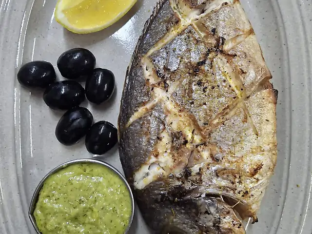 Дорада запечена