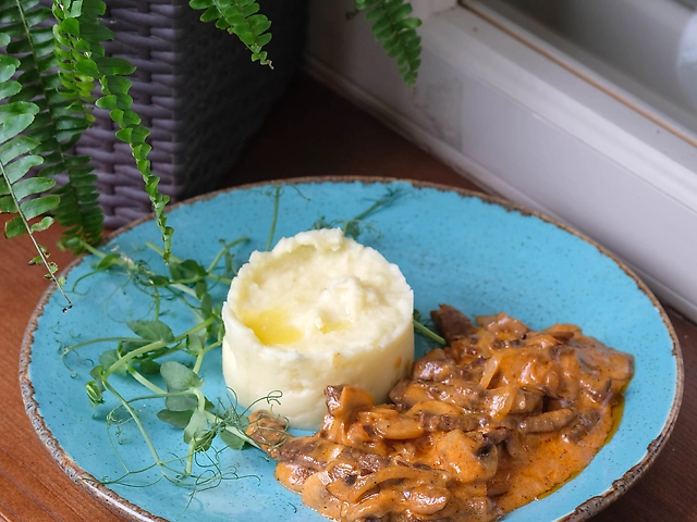 Бефстроганів