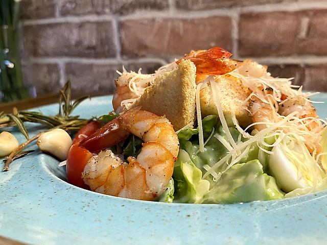 Салат Цезар з креветками