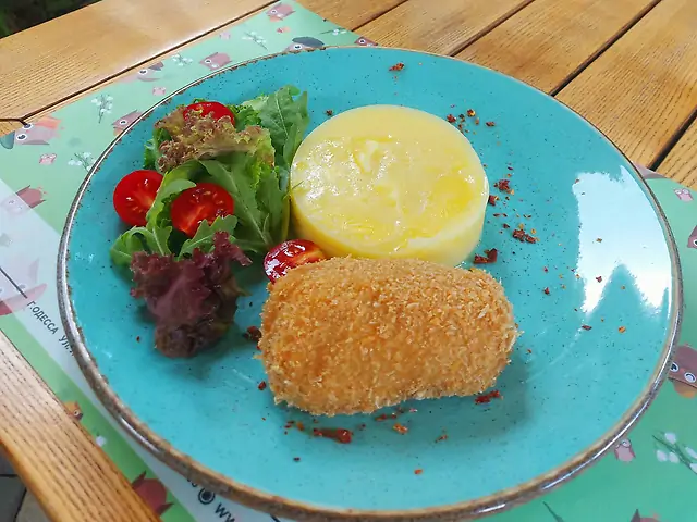 Котлета по-київски з пюре