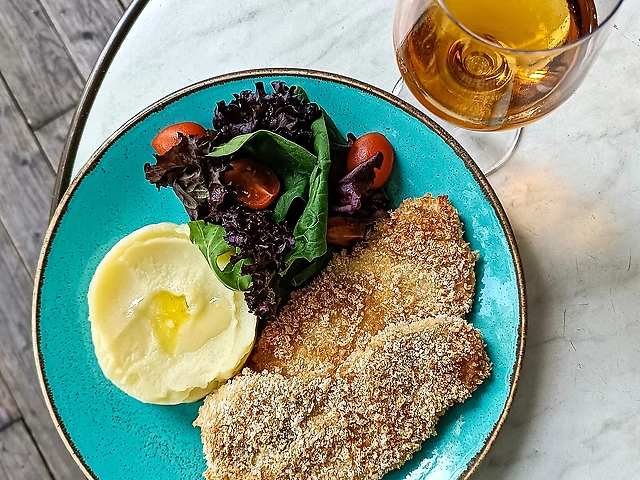 Шніцель курячий з пюре