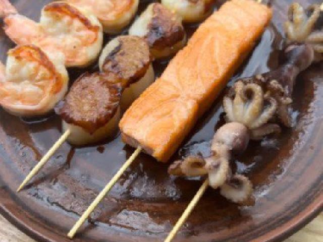 Шашлички із морепродуктів в соусі від ШЕФА