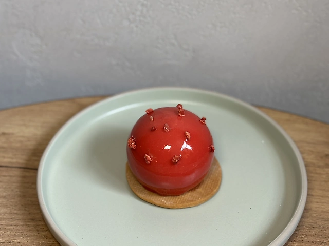 Сфера полуниця-лайм-кокос