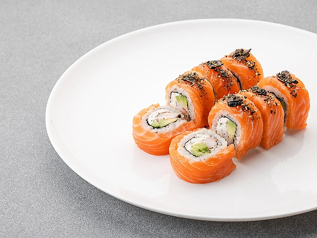 Рол із трюфелем та лососем