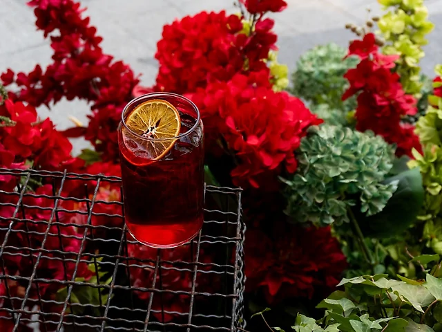 Hibiscus lemongrass iced tea