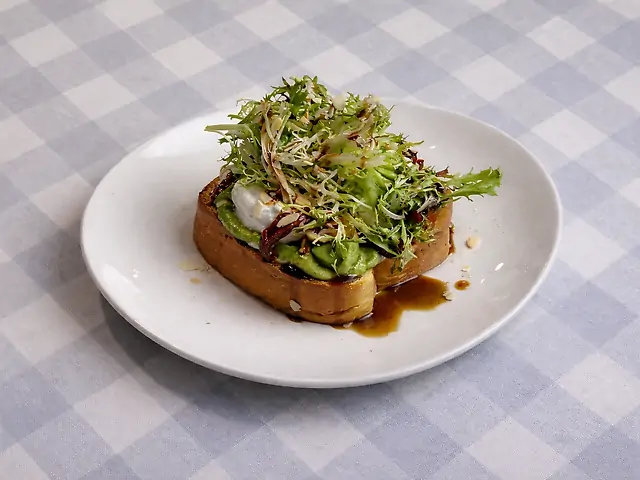 Тост Авокадо-Горох