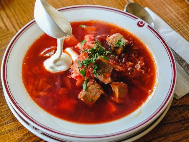 Красный борщ с телятиной
