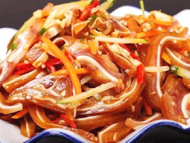 07.凉拌猪耳丝Салат з свинячих вушок