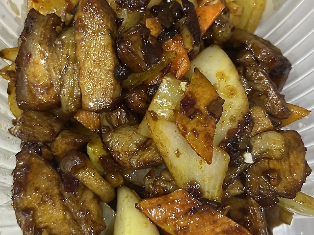 27.回锅肉Смажена свиняча почеревина по-китайськи