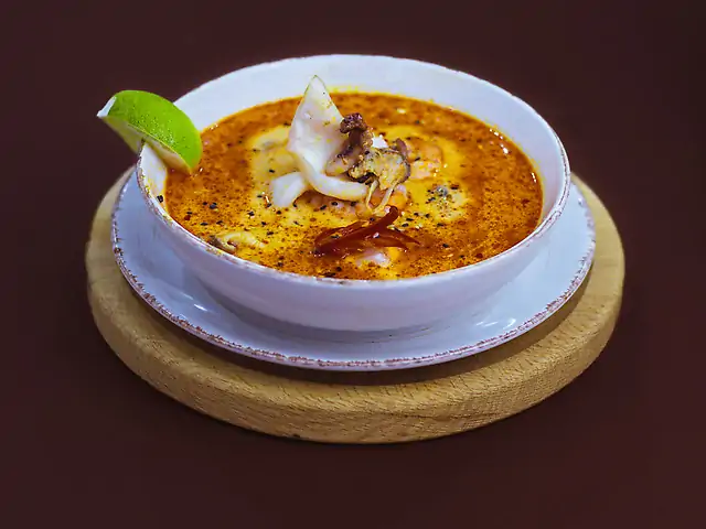 Том Ям з морепродуктами