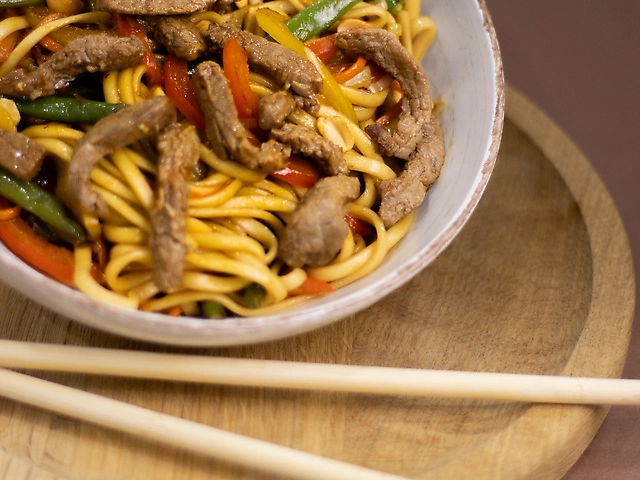 Локшина Удон з яловичиною