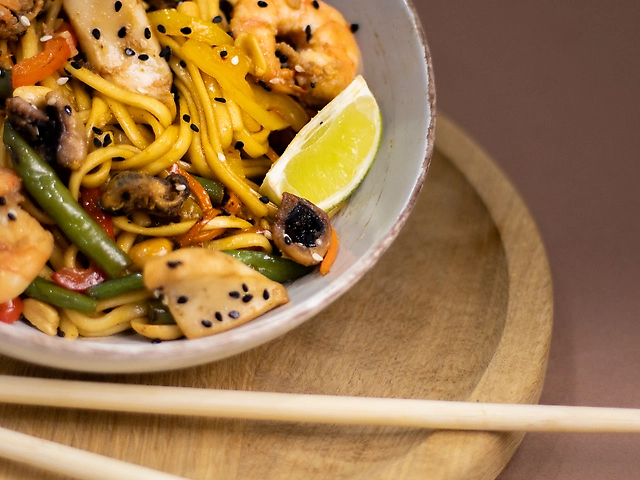 Локшина Удон з морепродуктами