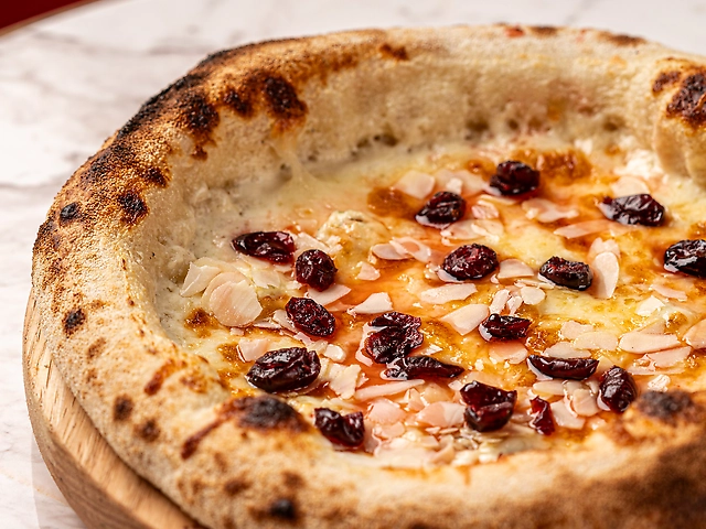 Pizza al formaggio aka Cирна