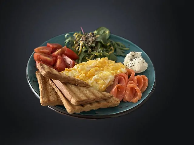 Скрембл з лососем