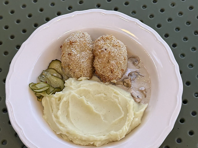 Пюре з курячими котлетками