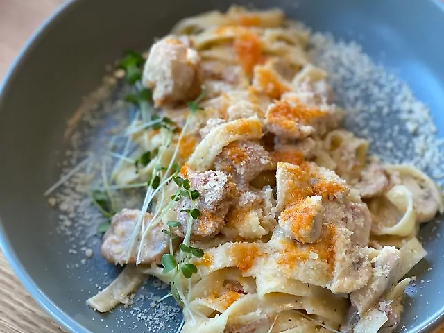 Рasta with chicken and mushrooms: 