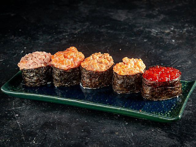 Гункан c креветкой