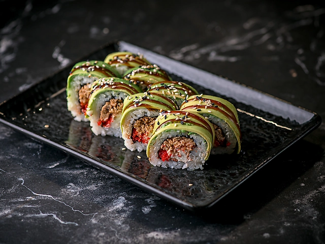 Ролл Авокадо с жареным лососем