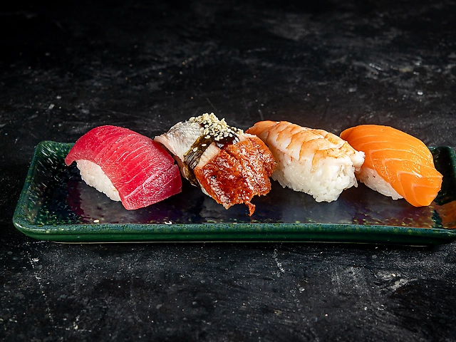 Суши с креветкой