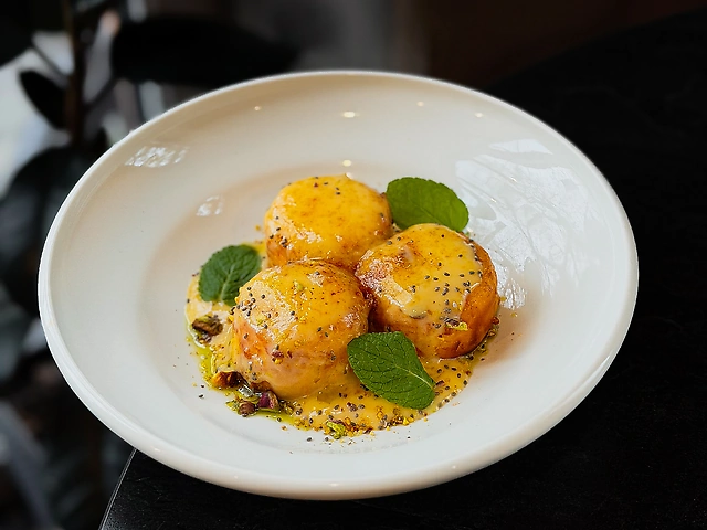 Сирники з апельсиновим соусом