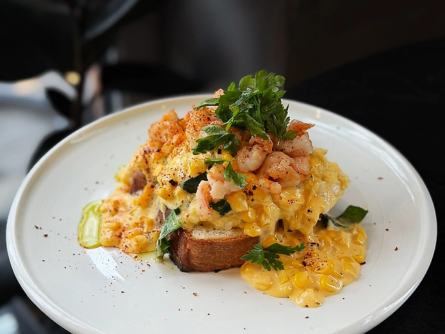 Корн тост з креветками