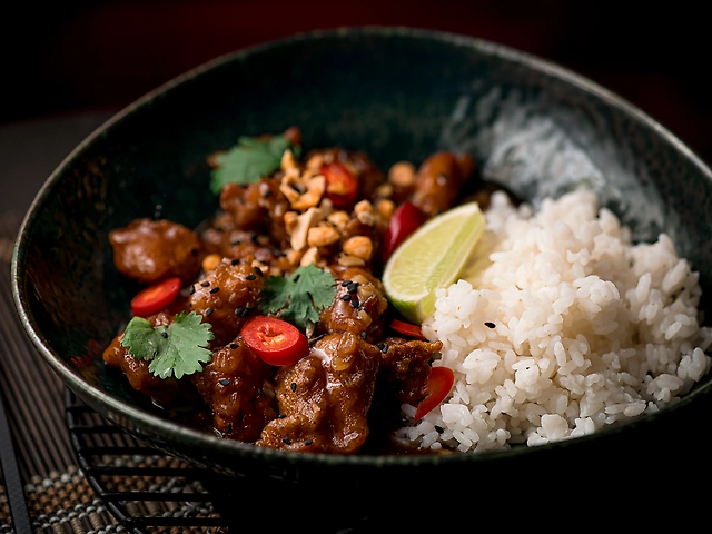 Свинина в кисло солодкому соусі