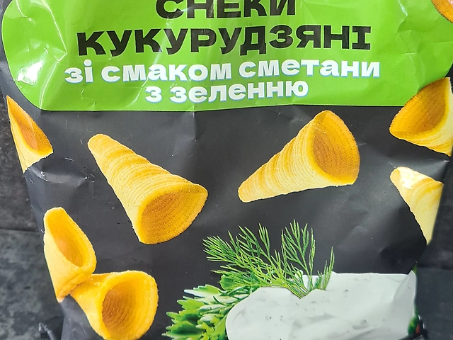 Лускунчики снеки кукурудзяні зі смаком сметана та зелень