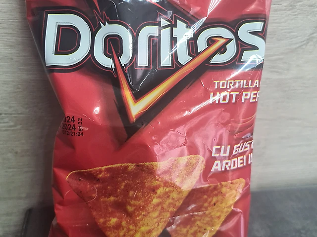 Чіпси Doritos гострі