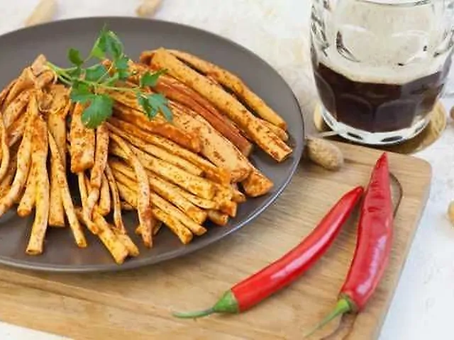 Сулугуні "Палички копчені з Паприкою" 100г